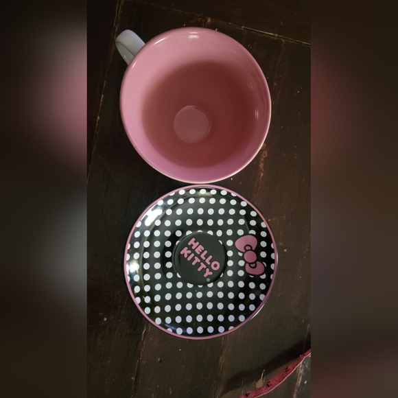 Hello Kitty Polka Dot Tea Cup and Saucer Set - Picture 3 of 5